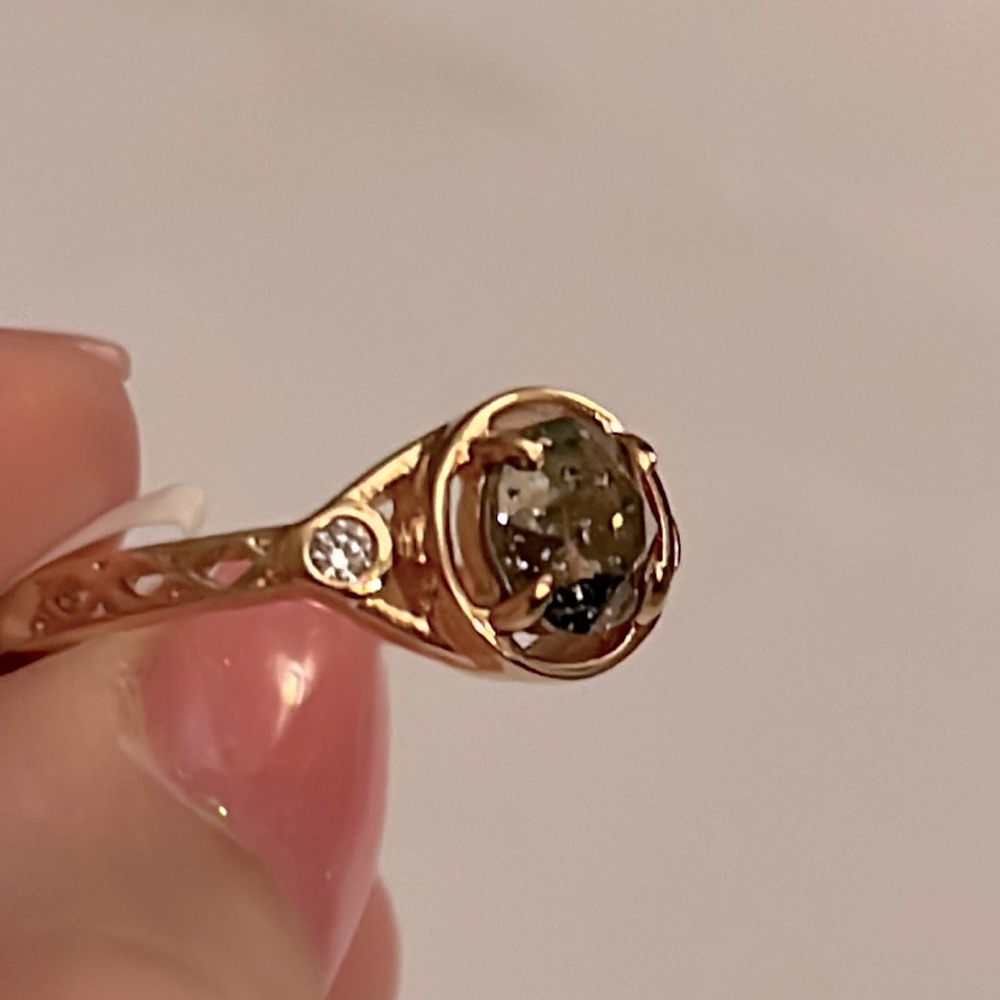 18k Gold Plated Gold Flake Black Crystal Ring sz 6